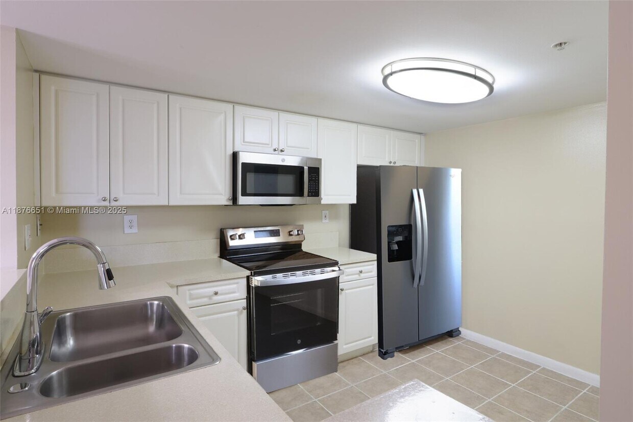 Foto principal - 520 SE 5 Ave