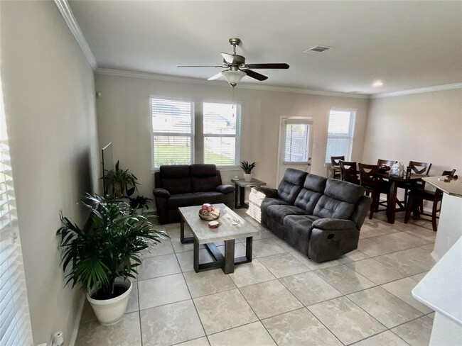 Building Photo - 6483 Calgary Woods Ln