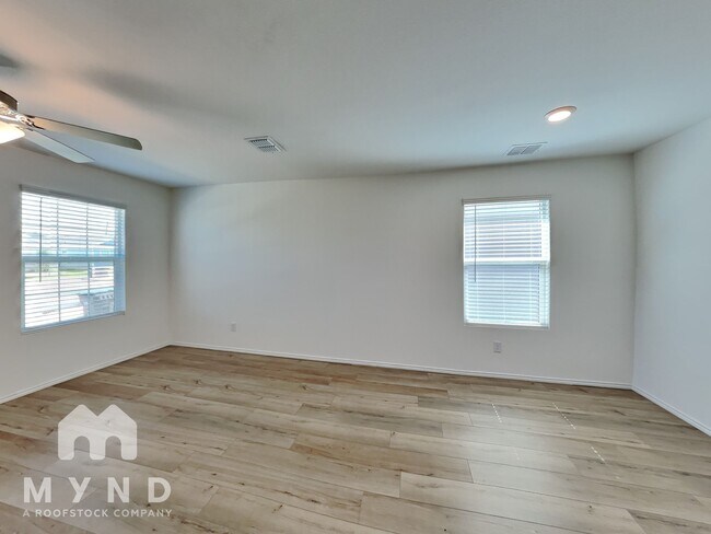 Building Photo - 157 Branch Village Way