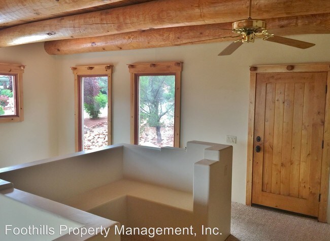 Building Photo - 3 br, 2 bath House - 450 Montazona Trail
