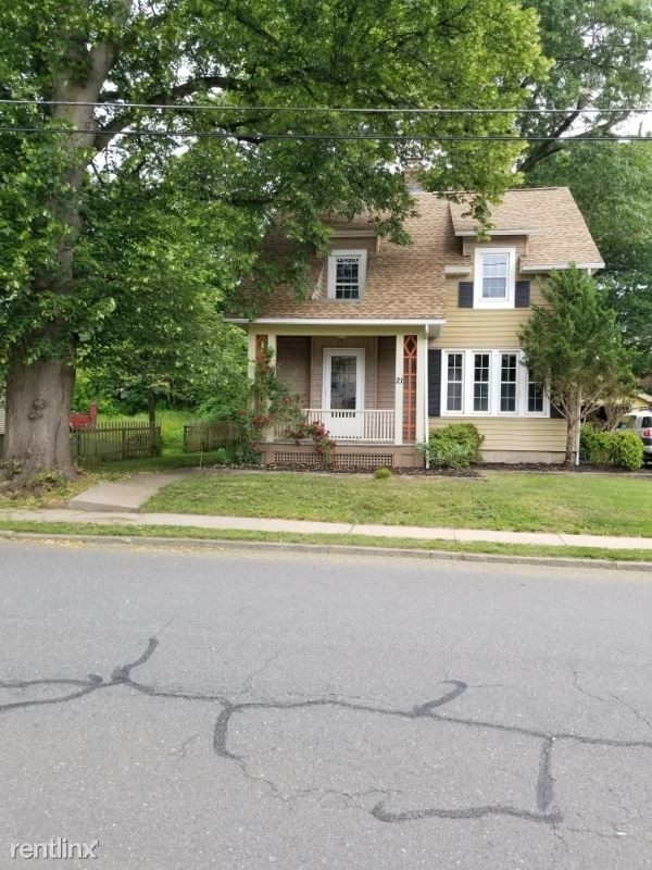 Primary Photo - 3 br, 1.5 bath House - 21 West Street