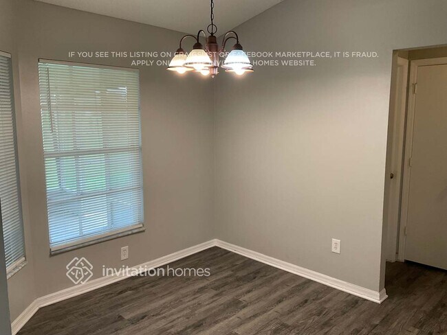Building Photo - 826 Walsingham Way