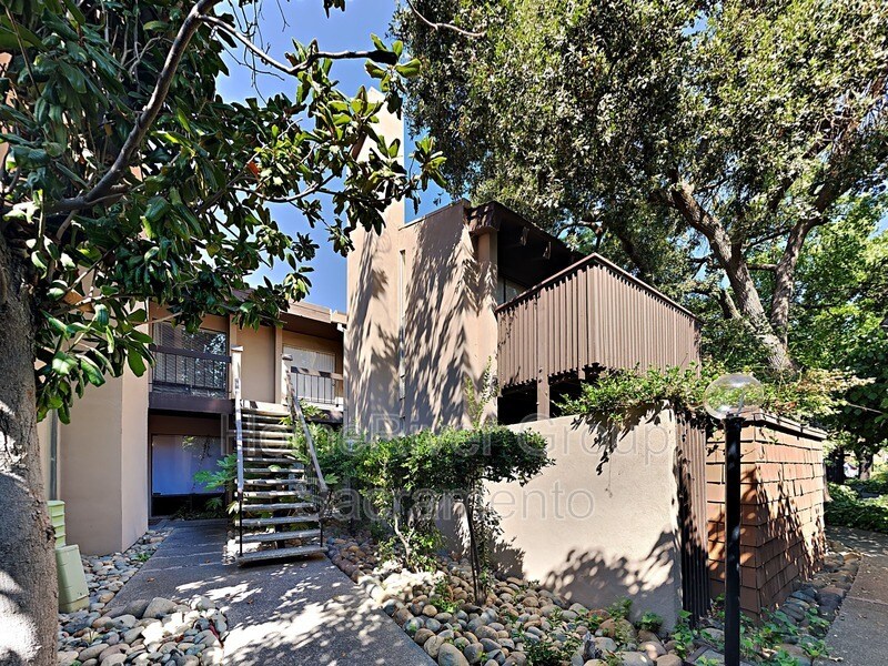 2270 Woodside Ln, Sacramento, CA 95825 House Rental in Sacramento, CA