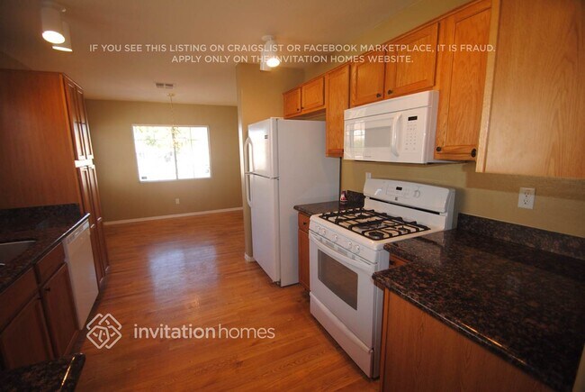 Foto del edificio - 12437 W Willow Ave