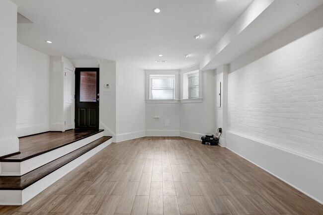 Foto del edificio - 545 11th St SE