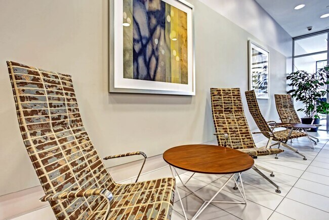 Foto del edificio - 2555 N Clark St