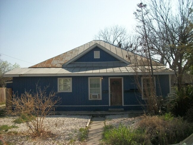 GREAT RENTAL NEAR DOWNTOWN! - GREAT RENTAL NEAR DOWNTOWN! Townhome