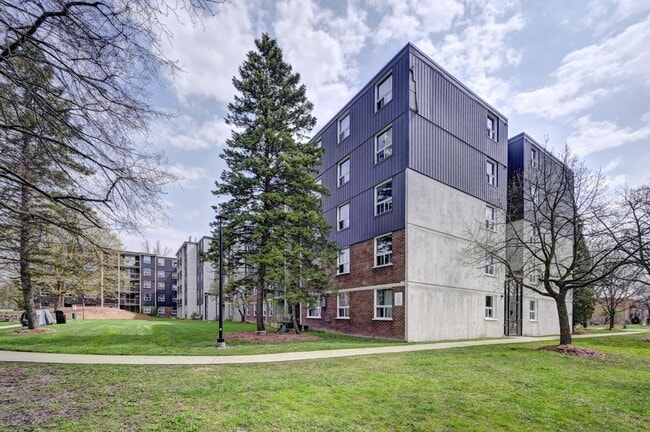 Photo du bâtiment - Campbell Court Apartments