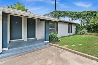 Building Photo - 2712 St Edwards Cir