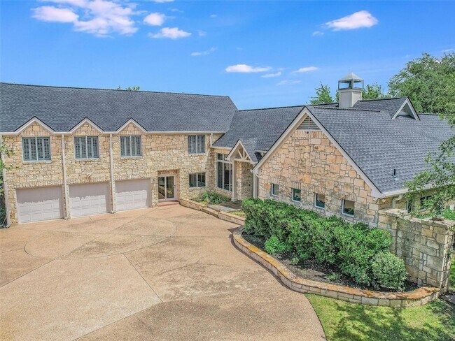 Foto del edificio - 417 Beardsley Ln