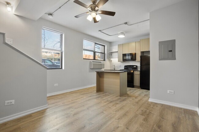 Foto del edificio - 4875 N Magnolia Ave