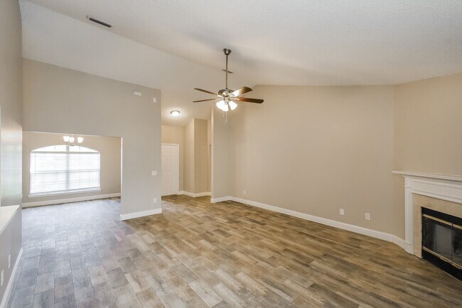 Building Photo - 1068 Ardmore St