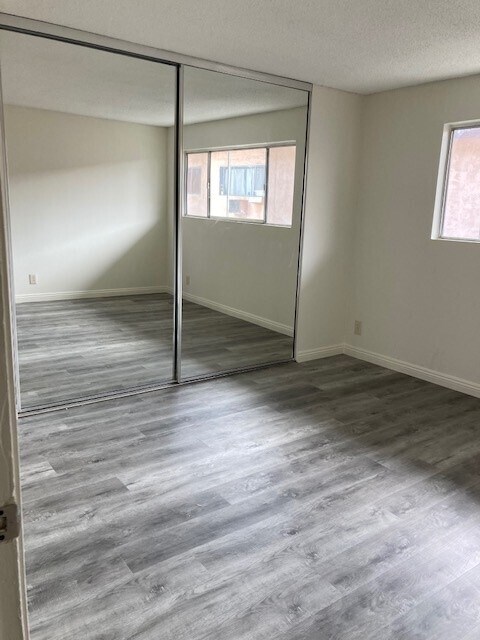 Foto del edificio - 5736 Lexington Ave