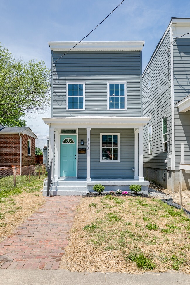 Building Photo - 1204 N 32nd St