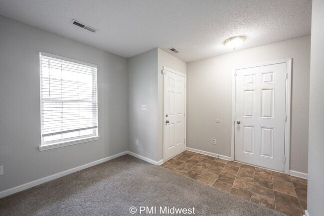 Foto del edificio - "Charming 3-Bedroom Home with 2 Full Baths...