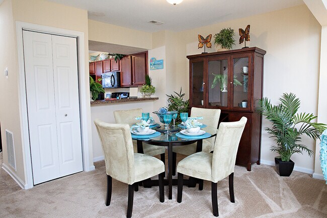 Foto del edificio - Longhill Pointe Apartments and Townhomes