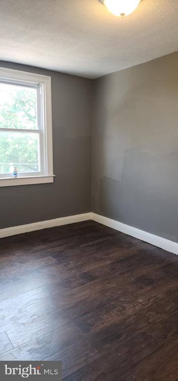 Building Photo - 2047 Griffis Ave