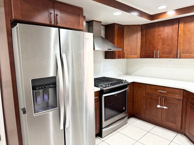 Building Photo - Perfect Shape Pleasanton Single Family Hom...