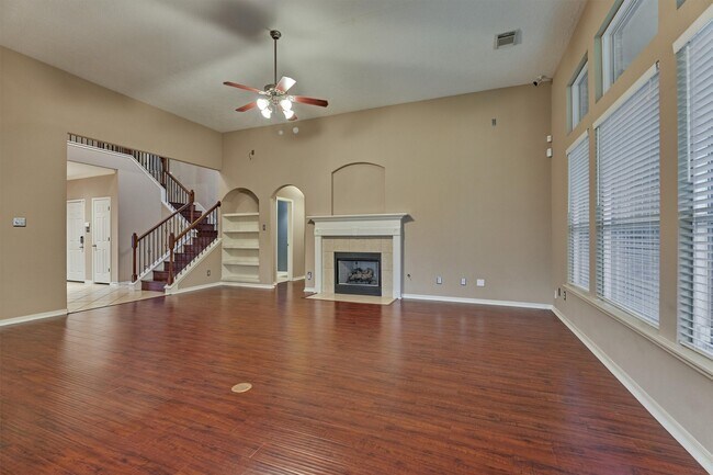 Building Photo - 8406 Oak Villa Ct