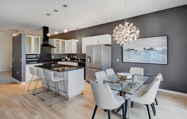 Foto del edificio - 1438 Little Raven St