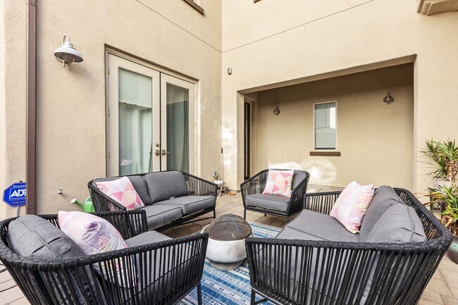 Foto del edificio - Beautiful 5 bedroom home in Heart of Carme...