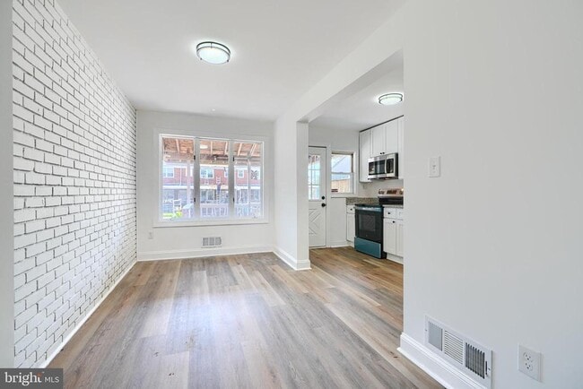 Foto del edificio - 2204 Redthorn Rd