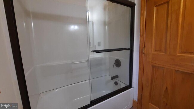 Foto del edificio - 1443 John Marshall Hwy