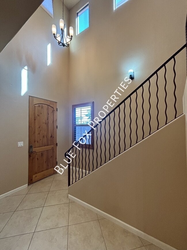 Building Photo - 4688 N Belgravia Rd