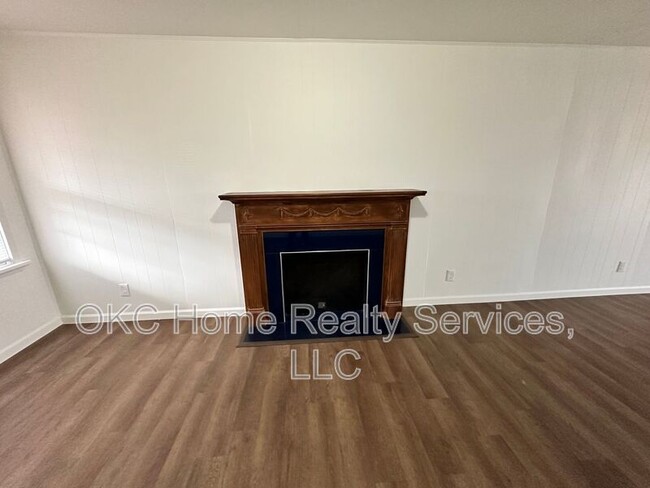 Foto del edificio - 2213 E Madison St