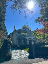 Building Photo - 195 W Poplar Ave