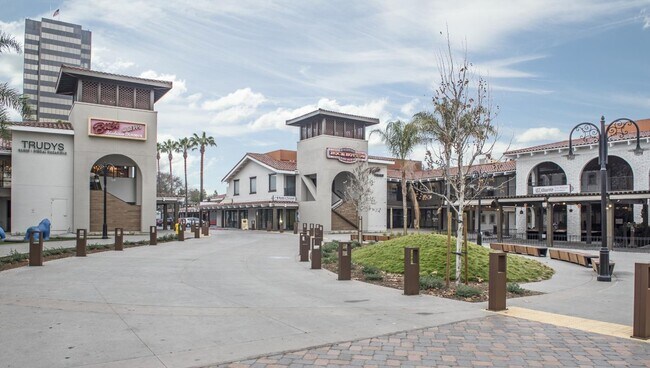 Building Photo - 2305 S Winchester Blvd