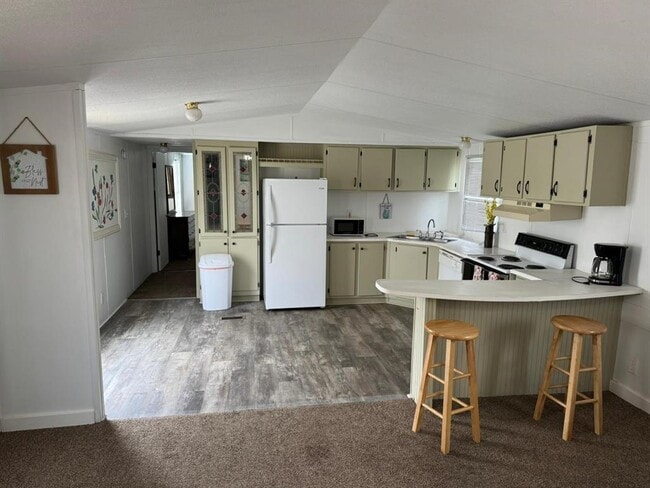 Building Photo - 57 Sardine St