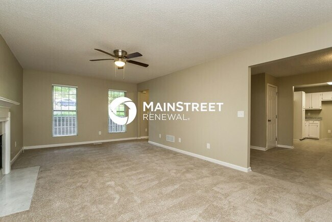 Foto del edificio - 3 Bedroom Pet-Friendly Home in Kennesaw, G...