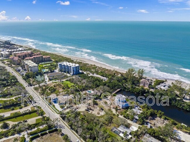 Building Photo - 8560 Heron Lagoon Cir