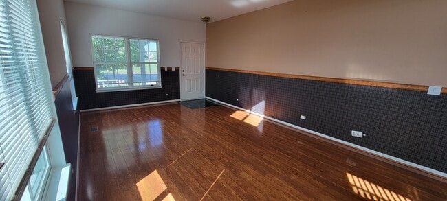 Foto del edificio - 2524 Warm Springs Ln