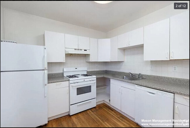 Building Photo - 40 Montfern Ave