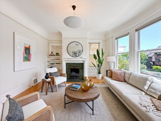 Building Photo - Beautiful 4BR+/3.5BA Edwardian Single-Fami...