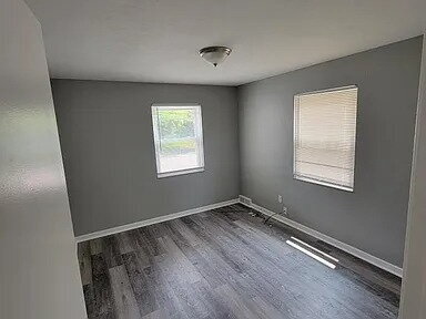Foto del edificio - Beautiful Mid-Century home completely updated with two first-floor bedrooms, a spacious second-fl...