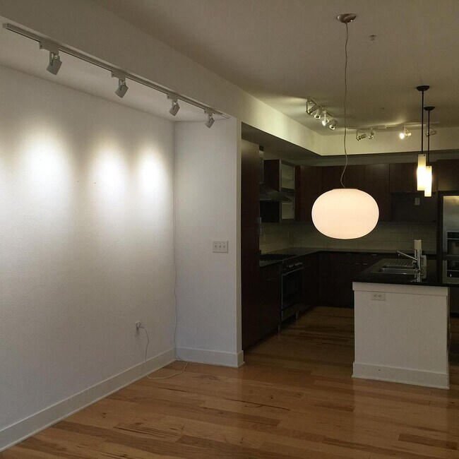 Foto del edificio - 2240 N Clay St