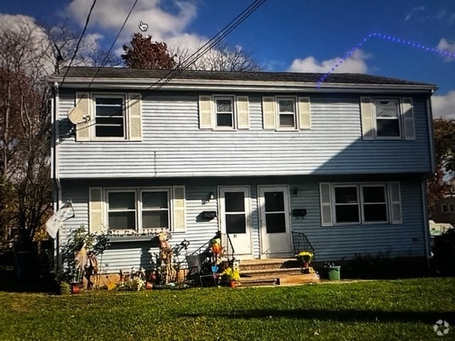 Building Photo - 19 Hurlburt St