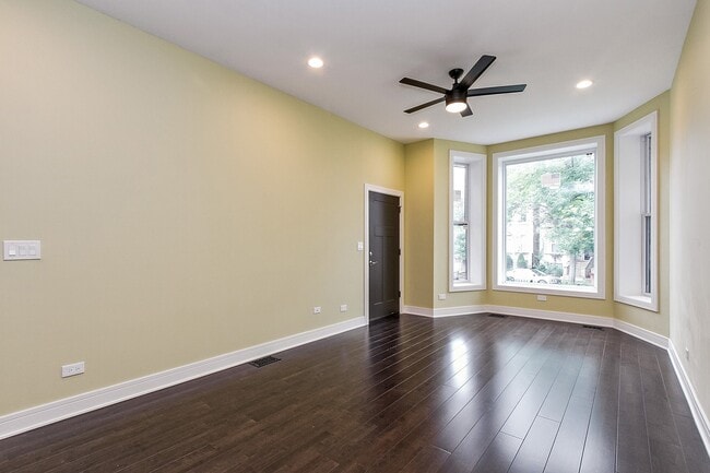 Foto del edificio - 6420 S Greenwood Ave