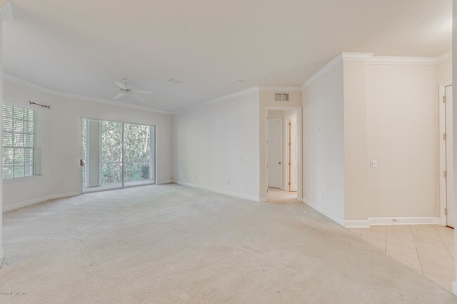 Building Photo - 2052 SECRET GARDEN Ln