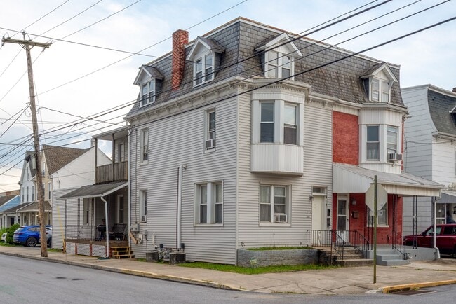 Building Photo - 1061 N Duke St