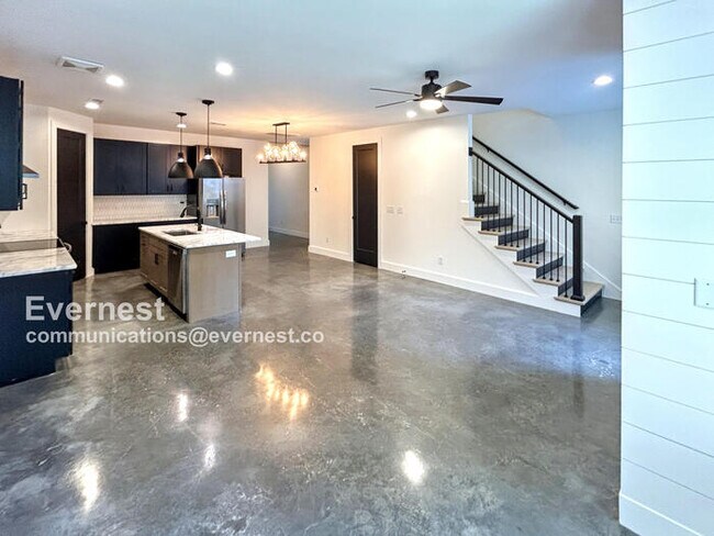 Foto del edificio - 357 Hester Ave