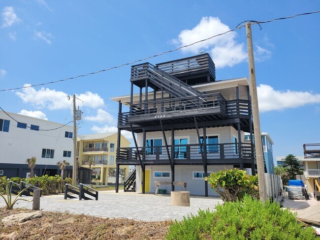 Foto del edificio - FOR RENT!!! SIMPLY STUNNING  1 BEDROOM 1 B...