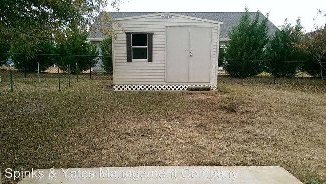 Building Photo - 3 br, 2 bath House - 304 Northwoods Dr.