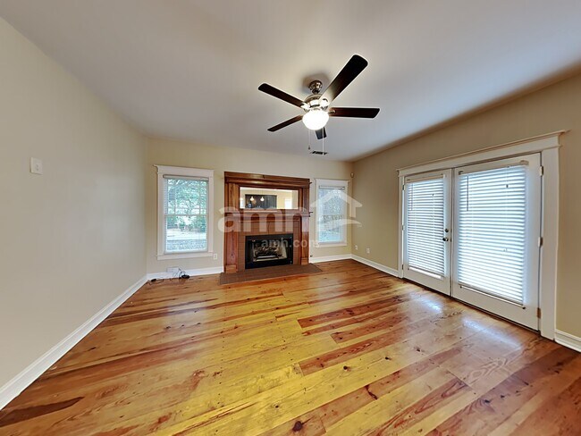 Foto del edificio - 145 Memory Ln