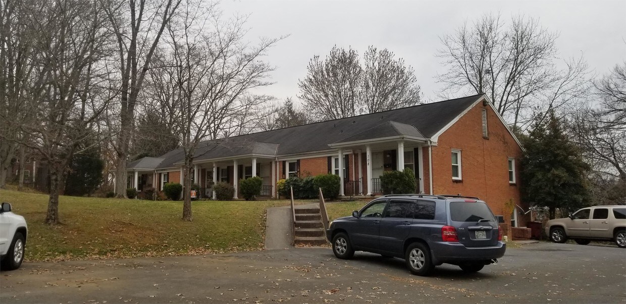 Primary Photo - 108 Terrace Ct