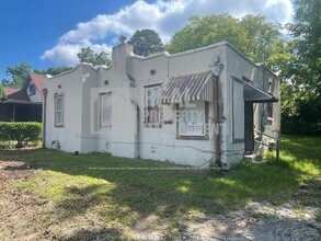 Building Photo - 1596 Burton Ave