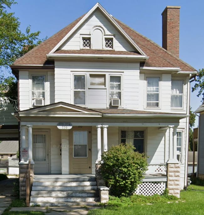 Building Photo - 772 W Lincoln Blvd